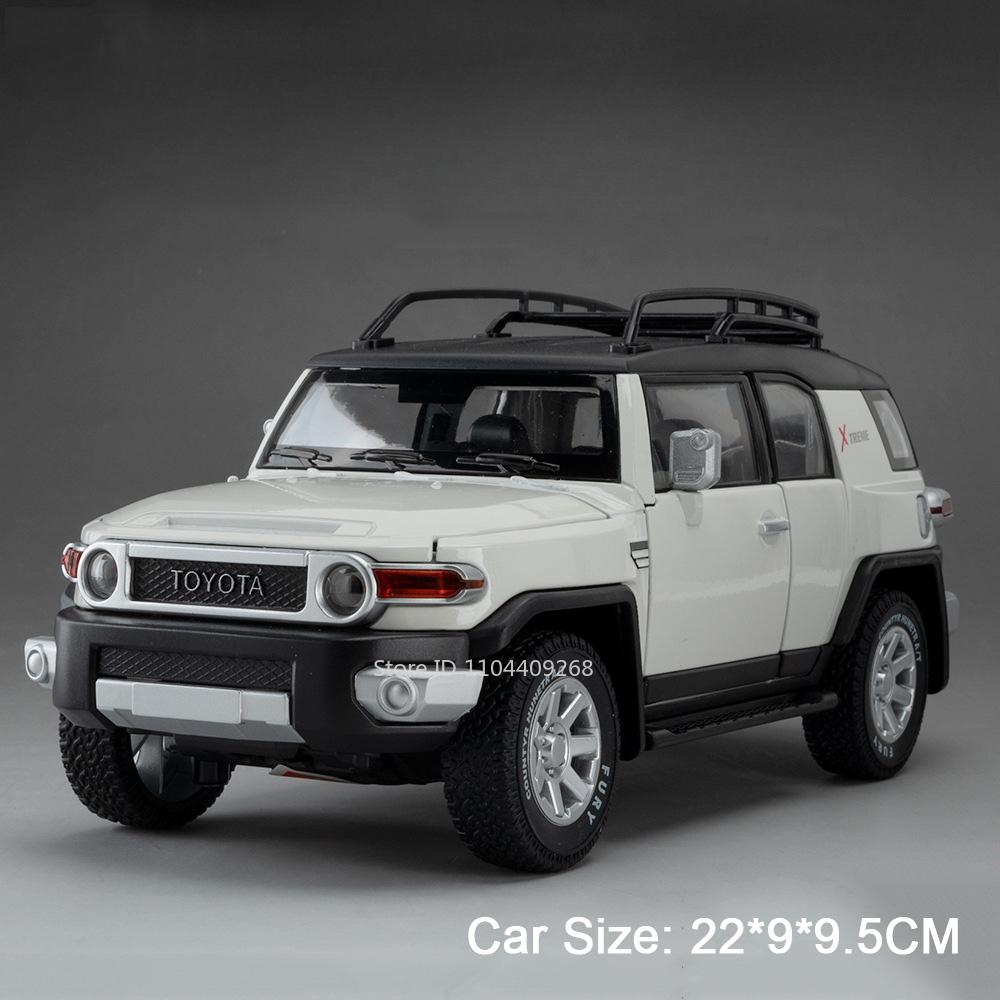 1:24 FJ Cruiser LC300 Car Model Toy Metal Diecast SUV Sound Light Rubber Tires Off-road Vehicle Models Simulation Boys Gifts