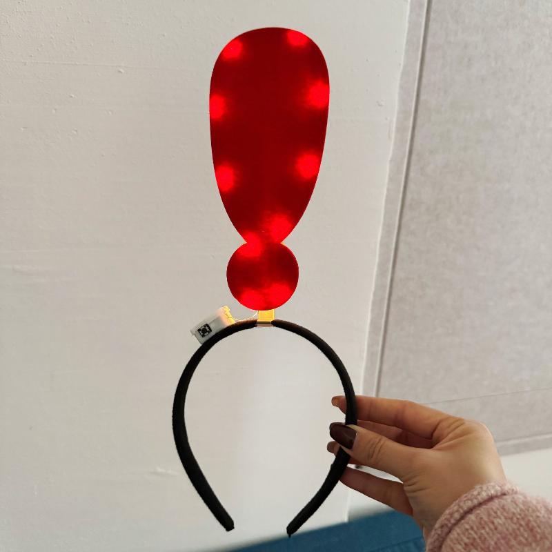 Jedinečná čelenka se šipkovým světlem Zábavná čelenka s otazníkem Vánoční drobnosti Dívčí pokrývka hlavy Sváteční obruč do vlasů Kostýmová ozdoba hlavy