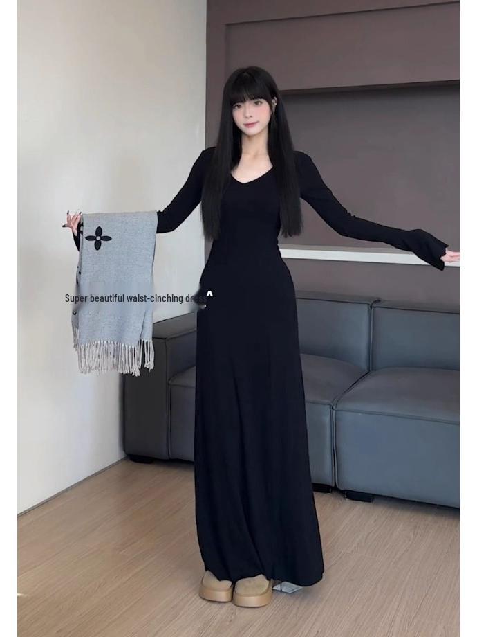 Hepburn-Inspired Elegant V-Neck Long-Sleeved Slimming Dress for Tall Women