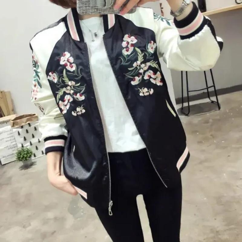 Giacca Bomber da Donna in Raso Sukajan Ricamata Baseball Cappotto Floreale Harajuku Autunno Seta Giapponese Ragazze