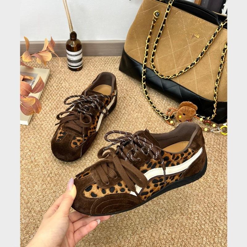 The inner height is increased by 4cm~ Leopard print versatile retro Forrest Gump training shoes women's autumn and winter 2025 new sports shoes r