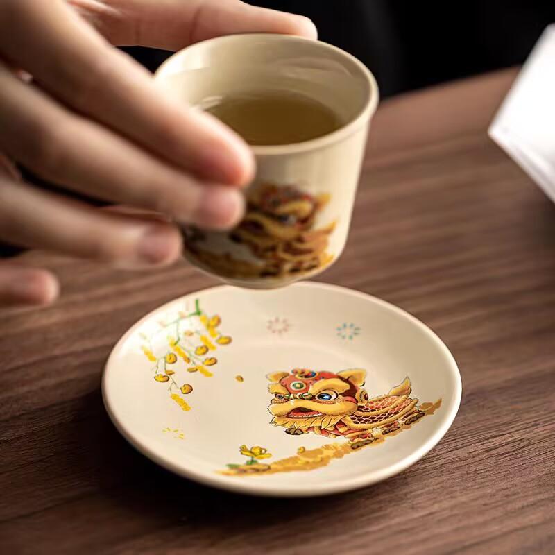 Grass And Wood Gray Xi Lion Teacup Pad, Ceramic Kung Fu Tea Tea Ceremony Accessories, Cup , Anti-Scalding And Heat Insulation Household Saucer Lion