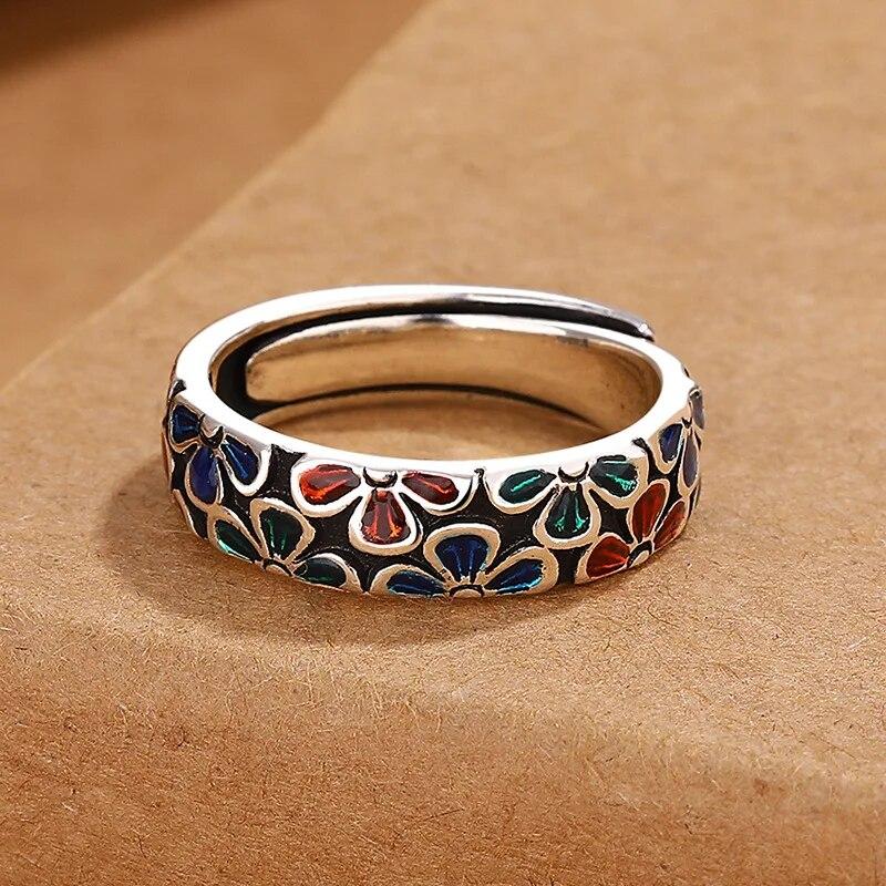 

Стиль Ретро Арт Стиль Эмалированное Кольцо С ​​Цветками Сливы Женский Капельный Клей Ремесло Маленький и Свежий Креативный Дизайн Открытое Кольцо