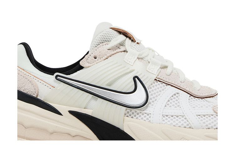 Nike V2K Run Summit White Light Orewood Brown (Women's)