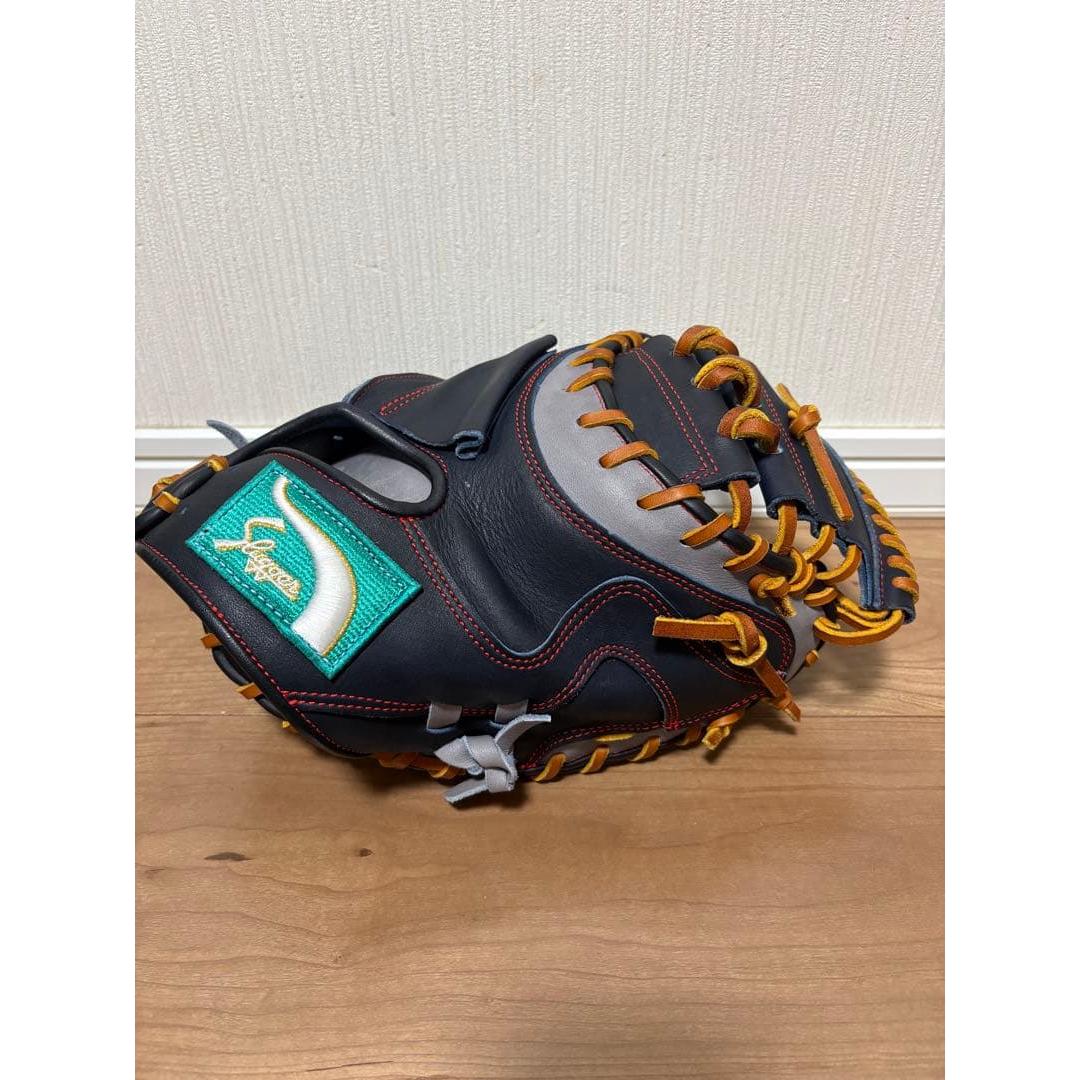 Used Kubota Slugger Soft Catcher s Mitt