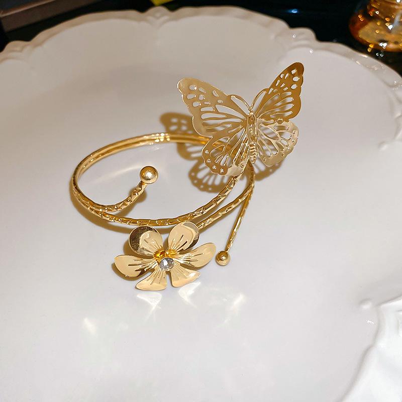 

European & American Style Butterfly Flower Metal Bracelet: High-End Texture & Bold Design