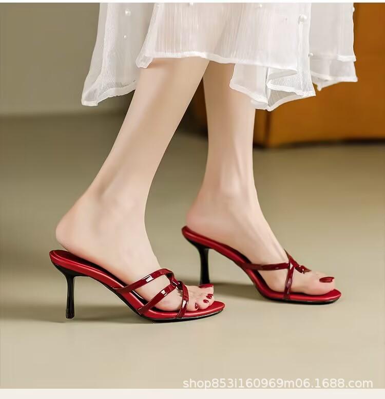 

Knot thin heel fashion cool slippers women s 2025 summer European station new thin strap cover toe fitting room slippers women 42 червоний