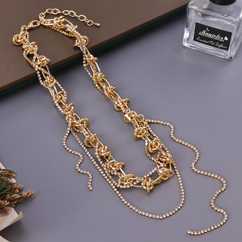 Stylish Retro Rhinestone Choker: Multi-layer Women's Necklace