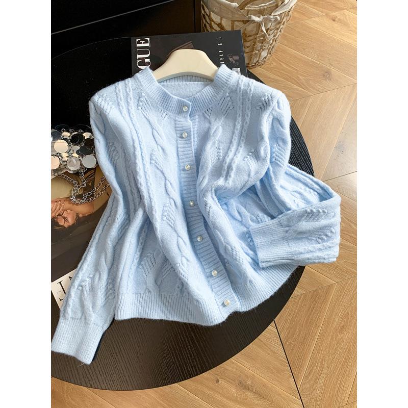 Chic Korean Loose Knit Cardigan: Early Autumn Slimming Sweater with High-End Feel