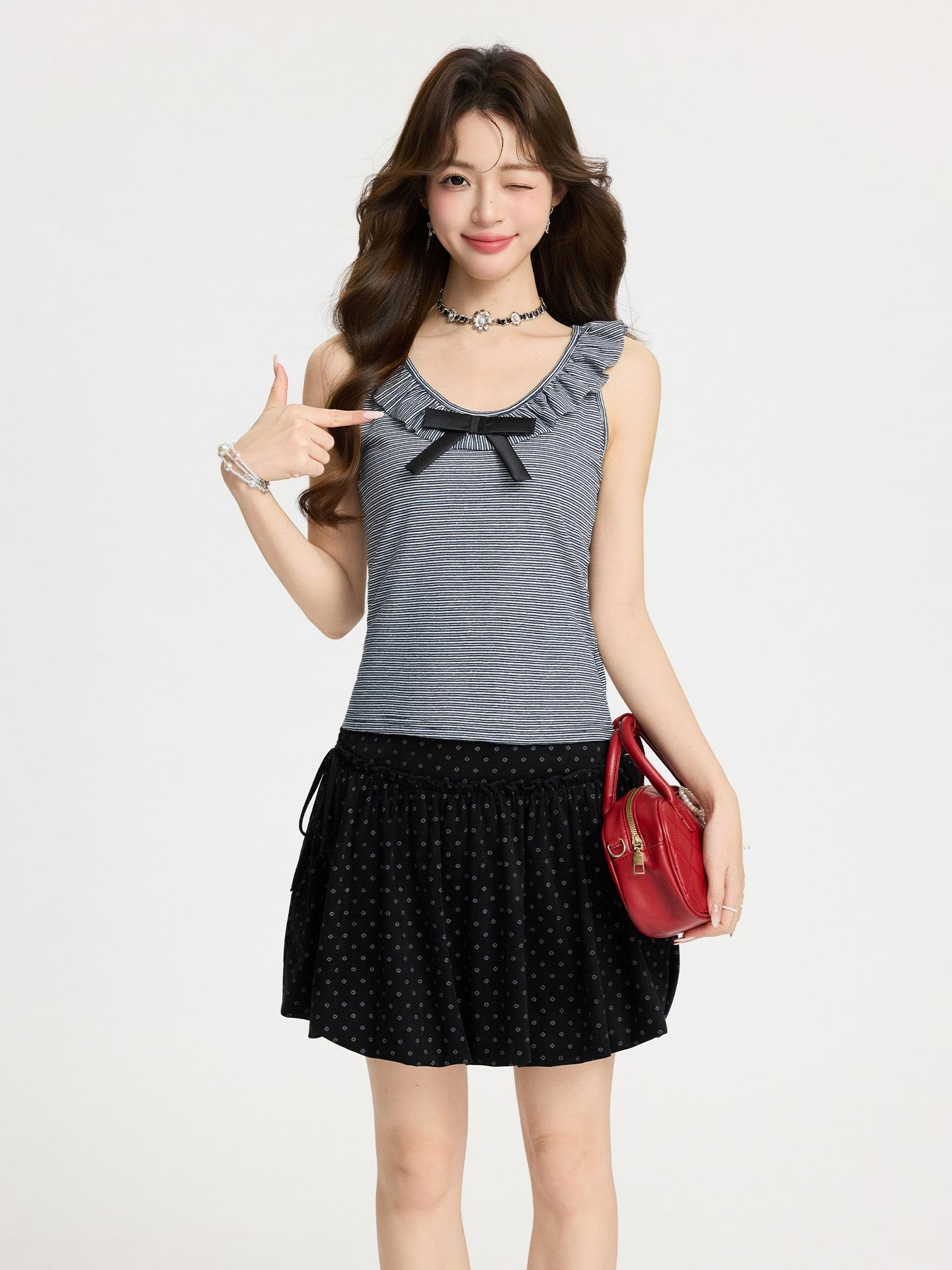 Korean version of striped contrasting lace U-neck sleeveless inner and outer vest suspender women s spring and summer bottoming top S