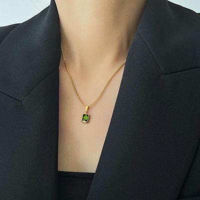 Stylish Emerald Pendant Necklace: Women's Light Luxury Clavicle Sweater Chain