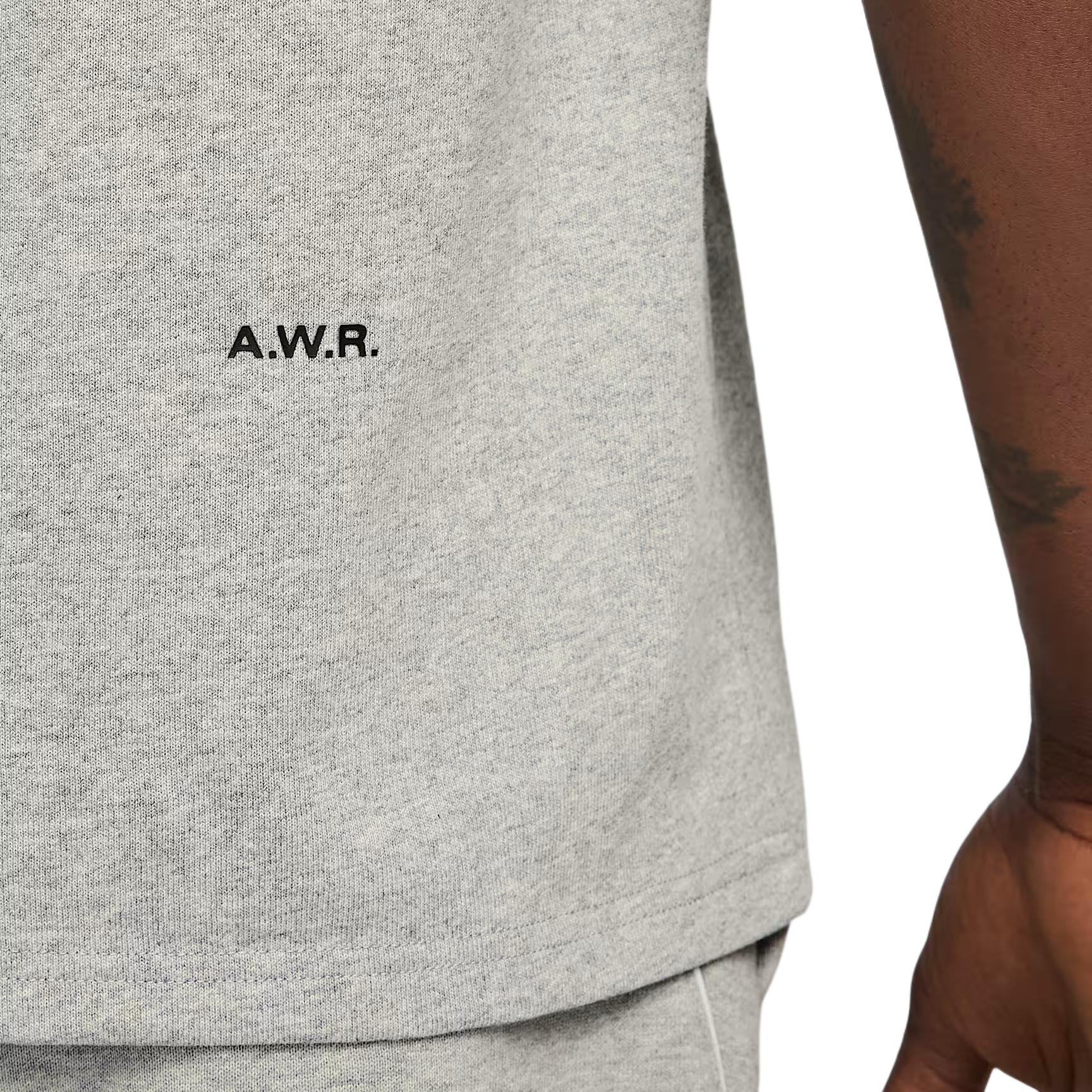 

Nike Футболка с логотипом, круглым вырезом и коротким рукавом, унисекс, топы, серый HM5774-063 M