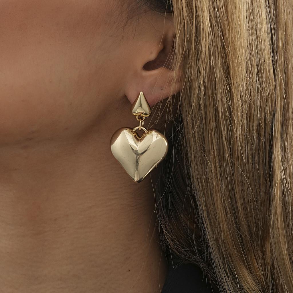 2023 Trendy Gold Heart Earrings Stylish Zinc Alloy Womens Fashion Winter