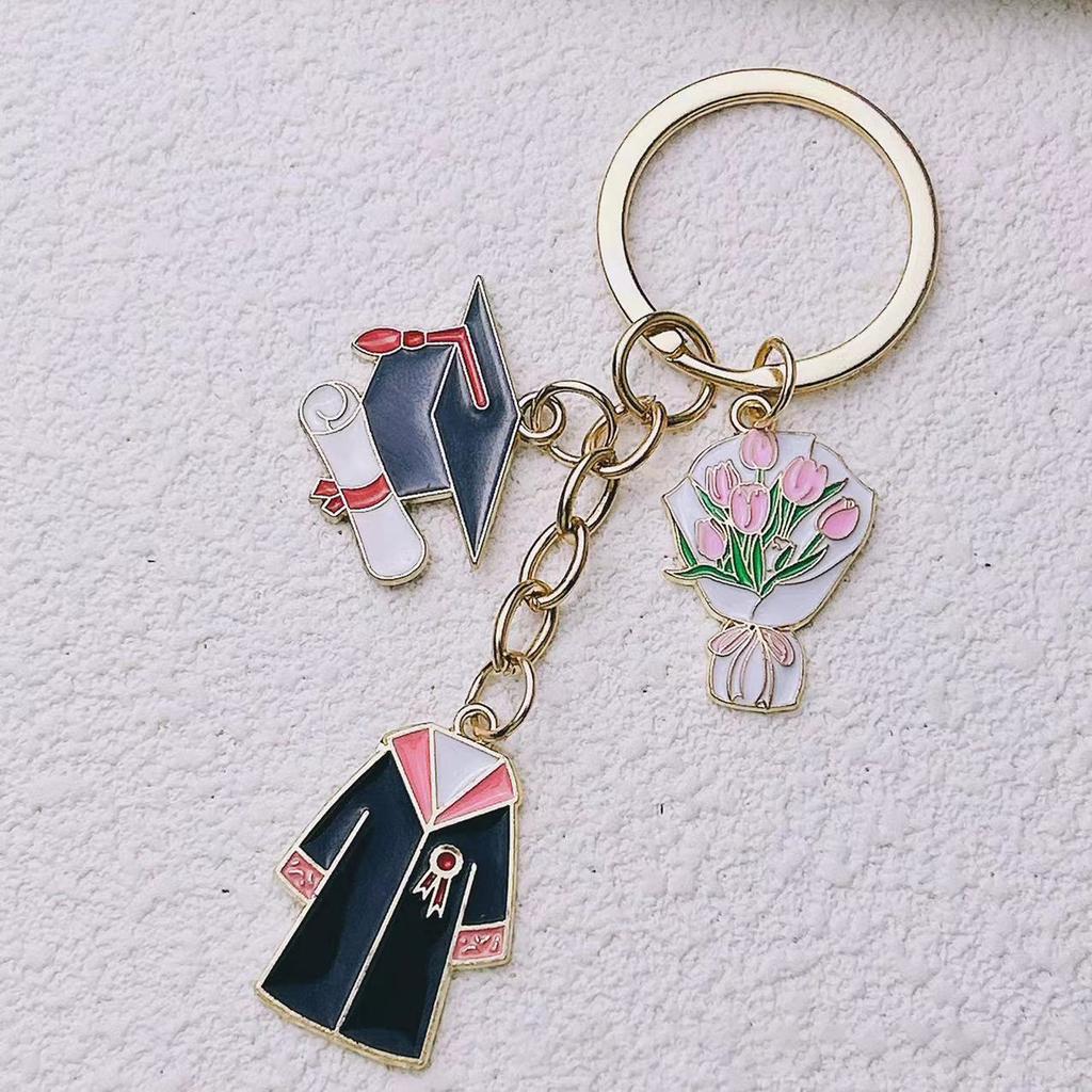 Graduation Themed Key Ring Bachelor Uniform Keychain Metal Keyring for Backpack and Purse Decoration Student Gift
