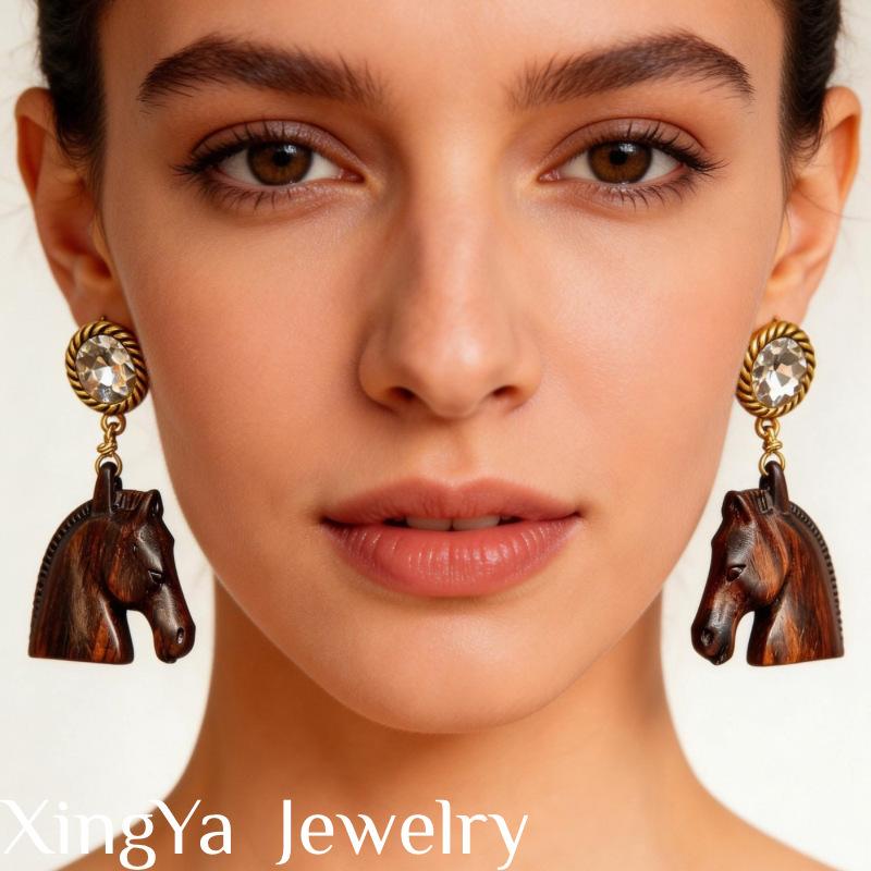 

Small Niche Retro Sandalwood Relief Handmade Horse Head Zodiac Personality Exaggerated Earrings Daily Temperament