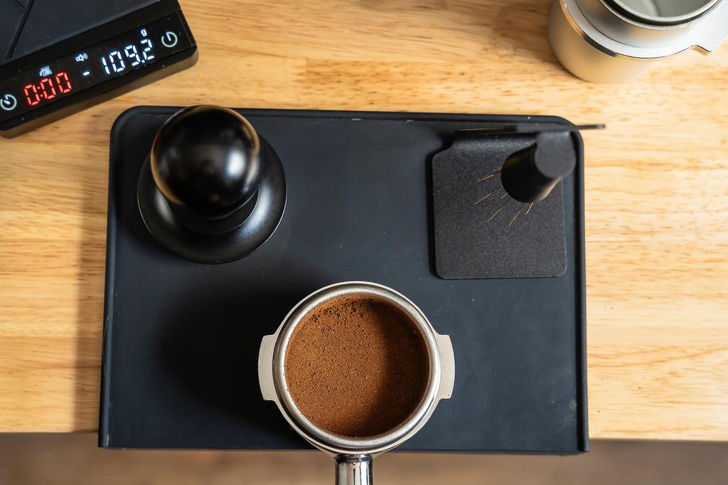 MiiCoffee Espresso Tamping Mat Black Silicone Food Grade Pad 20 X 15 Cm, Coffee Tamper Mat