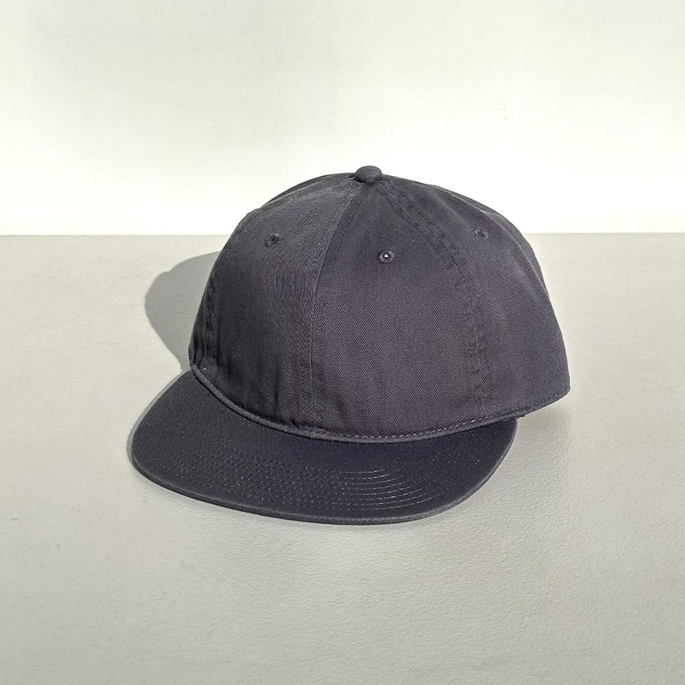 Nyuhaeteun Cotton Flat Brim Cap (Chacoal)