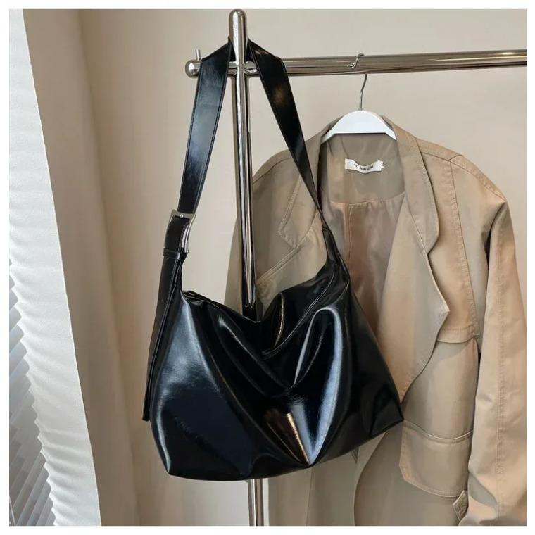 New Autumn Style PU Shoulder and Crossbody Bags Solid Shiny Zipper Large Capacity Versatile Bags