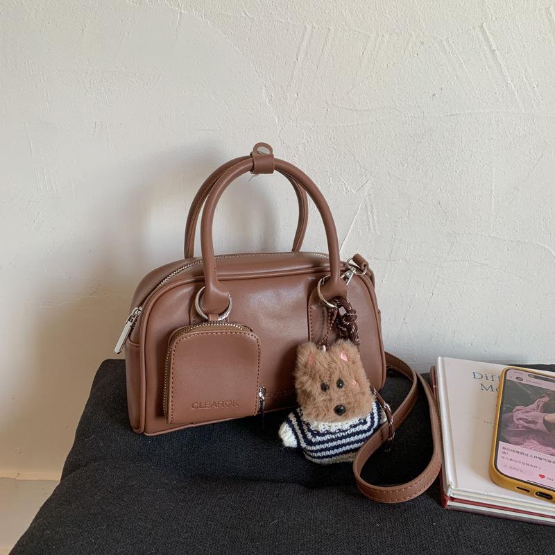 Retro popular small bag women's 2025 new fashion versatile messenger bag super hot portable bowling bag