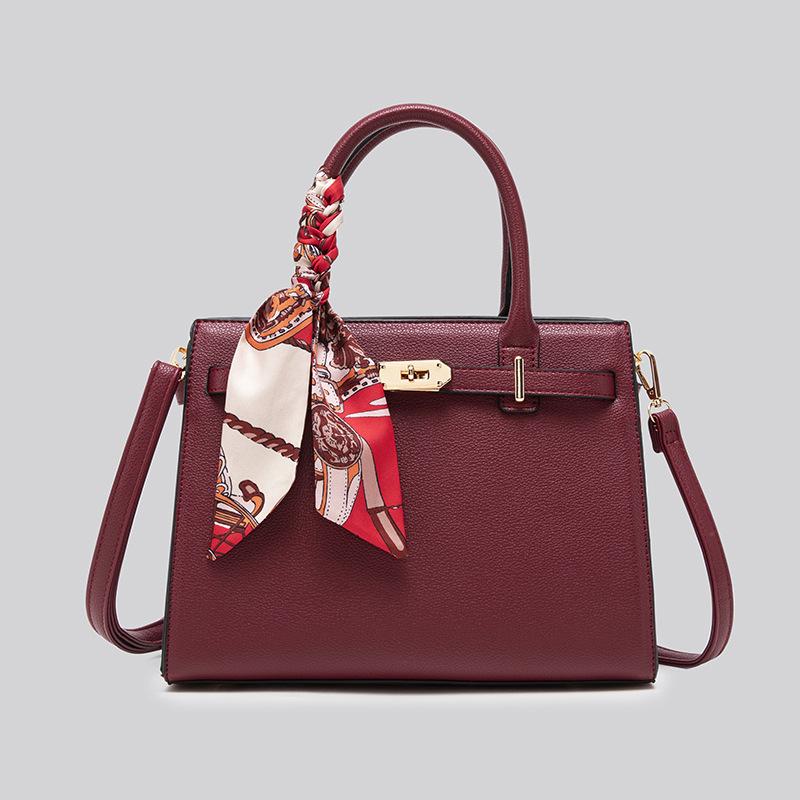 

Red wedding bag, new women s bag, wedding messenger handbag, high-end gift bag. красный