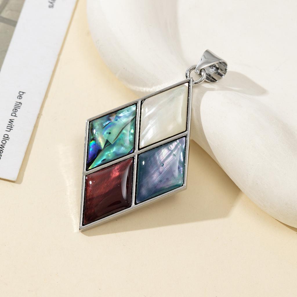 Shell Embellished Diamond Shape Necklace Pendant With Jewelry Accessory For Fashion Enthusiasts
