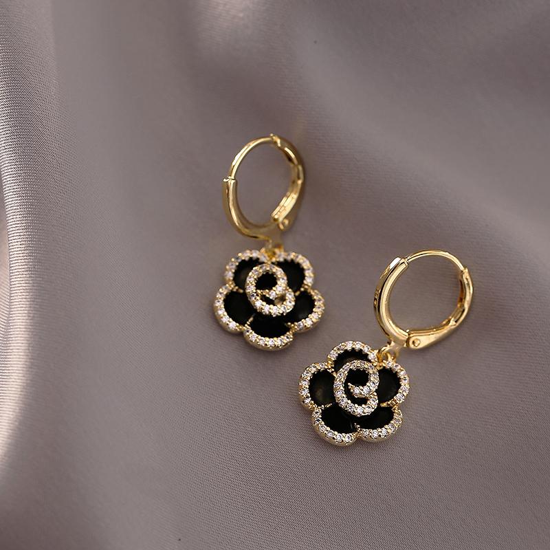 Design Sense Exquisite Black Camellia Pendant Flower Earrings 2026 New Jewelry Party Girls' Luxury Accessories For Women's Gift