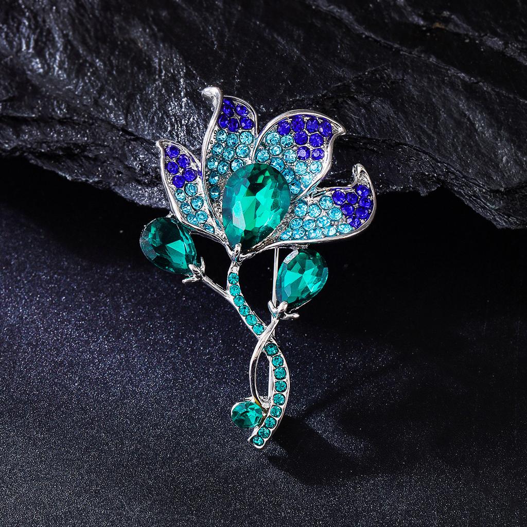 Premium New Colored Diamond Calla Lily Brooch Exquisite Fashion Elegant Women's Suit Corsage Dress Accessories Pin