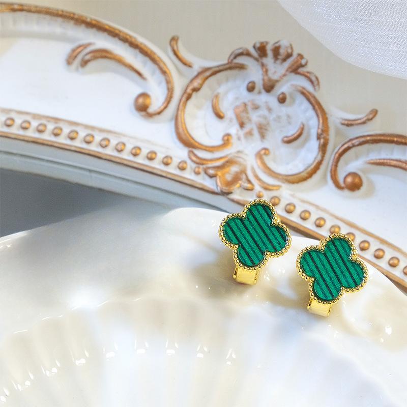 Fashion Earrings Simple Sweet Fresh Exquisite Lucky Four-leaf Clover Earring Buckle Temperament Female Earrings