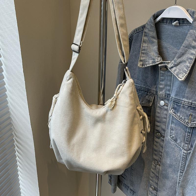 Autumn and Winter New Corduroy Shoulder Dumpling Bag Fashionable Work Commute Retro Literary Mori Drawstring Crossbody Women's Bag