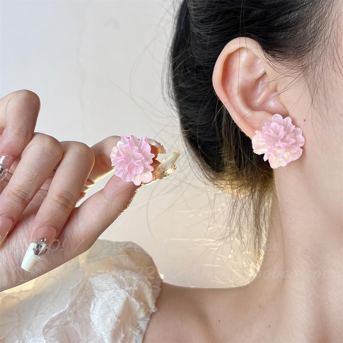 

Super fairy pure white flower earrings women s summer pink vacation style new niche stud earrings retro French earrings