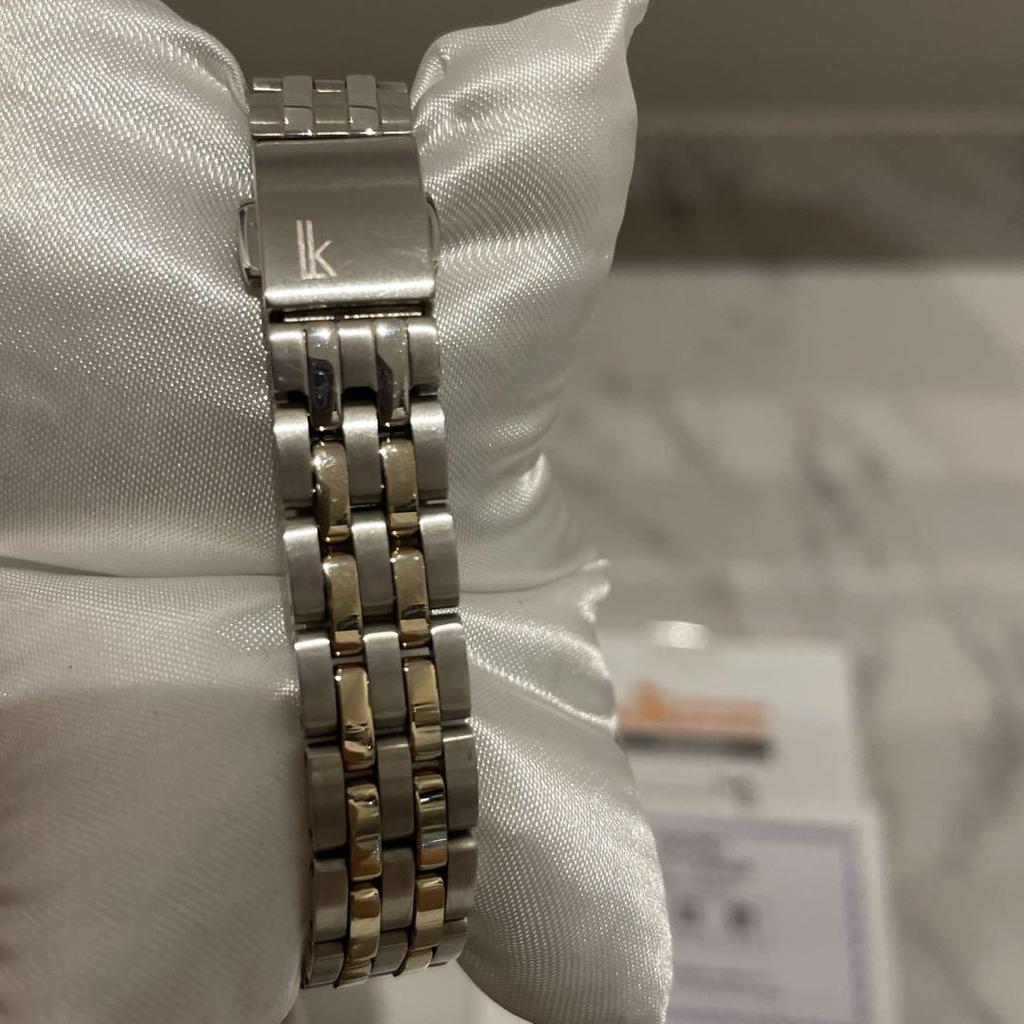 [USED] Seiko Lukia SSVV056 Diamond Mother-of-Pearl Radio-Controlled Solar Watch