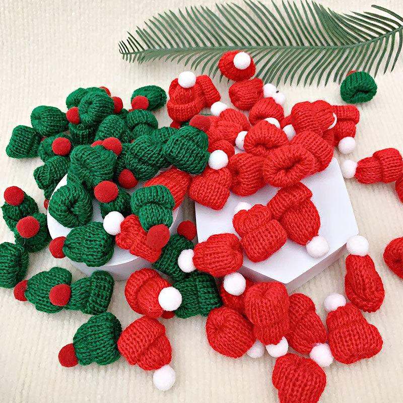 20pcs Christmas Hat Mini Scarf Red and Green Christmas Color Scheme Wine Bottle Decoration Finger Knitting Ball Decoration Hat