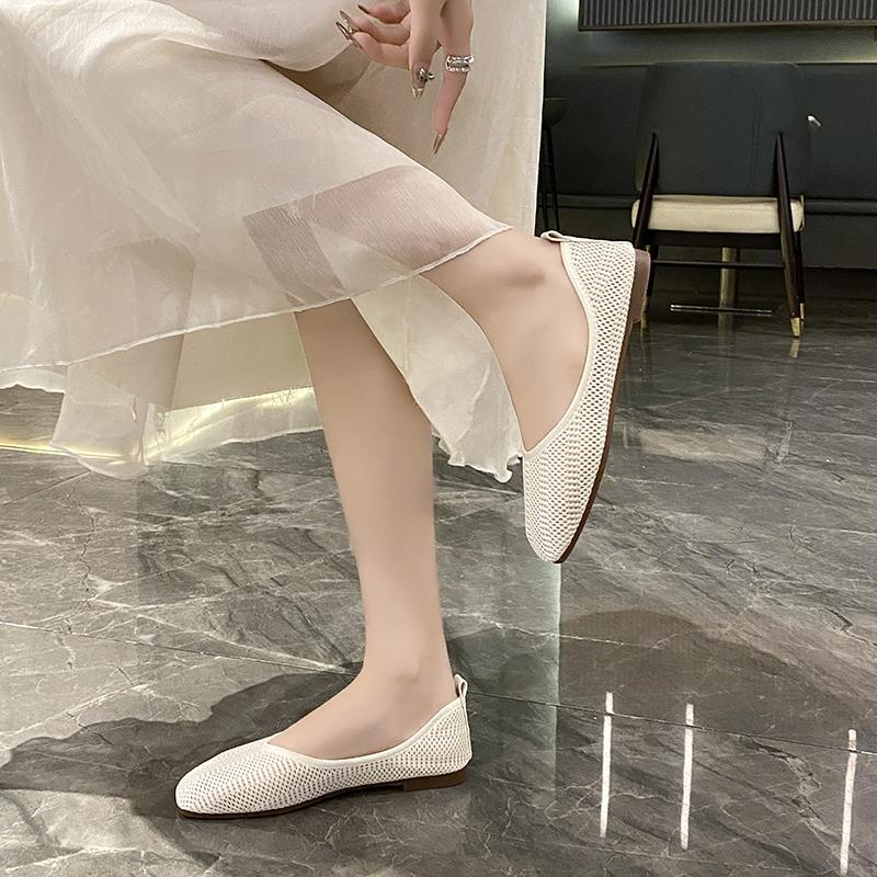 Large Size Women's Shoes Fashion Mesh Hollowed Out Breathable Soft Sole Anti-slip Casual Flat Sole Shoes for Women 2024