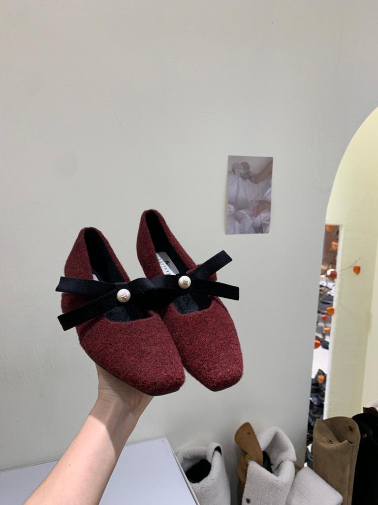 Gentle little fragrant Mary Jane shoes winter 2025 French temperament elegant bow fairy velvet single shoes woman