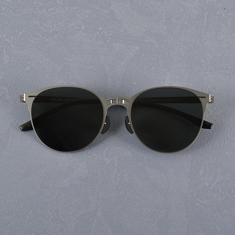 2024 Ultra-Light Retro Men's Stainless Steel Folding Sunglasses for Driving and Fishing