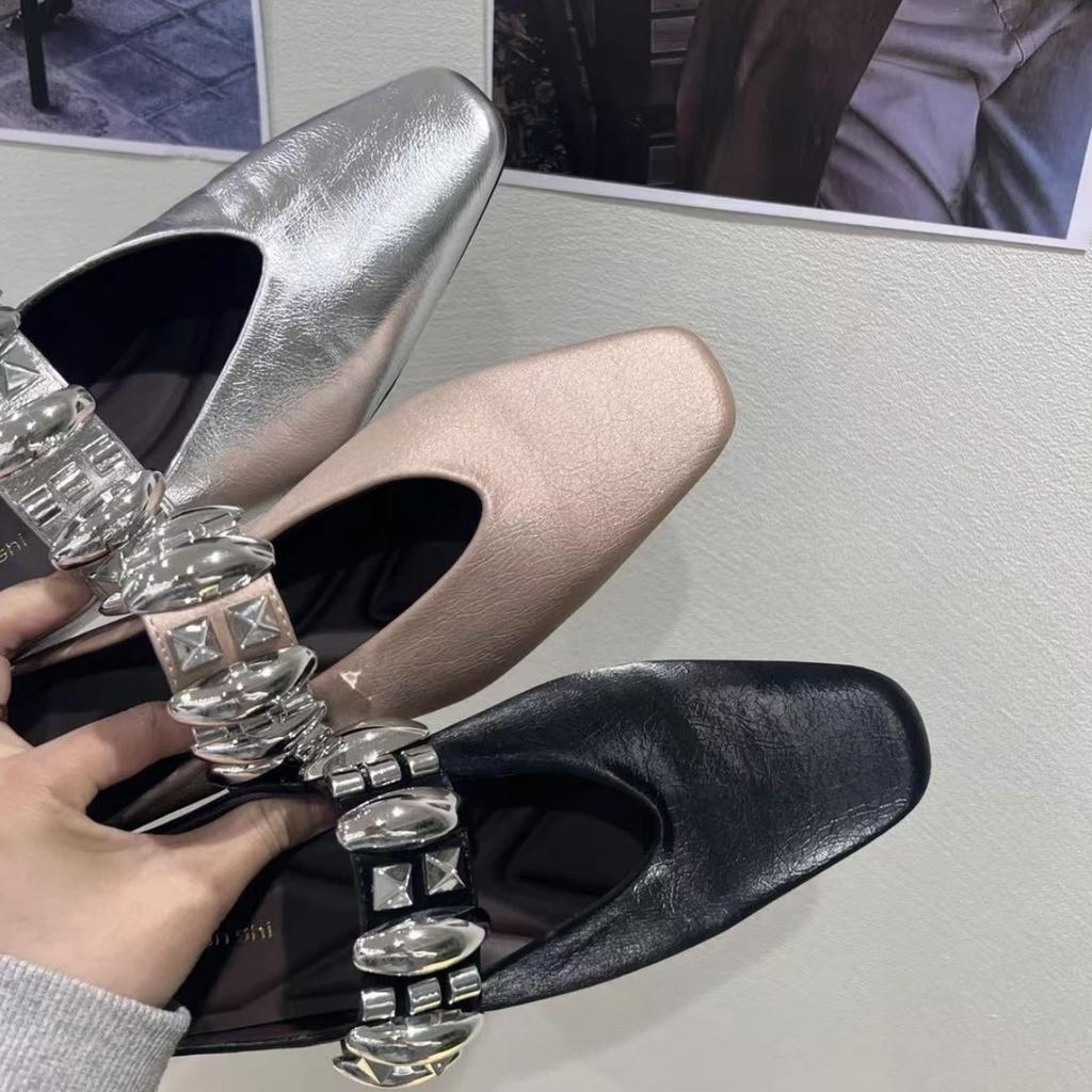 Super easy to wear 2025 summer new square head versatile shiny word with a pedal silver inner height increase half slippers single shoes