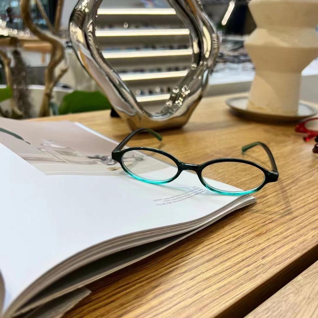 New Retro Small Frame Glasses Student Anti Blue Light Myopia Glasses Elliptical Shape Green Spicy Girl Style Near Sight Eyewear