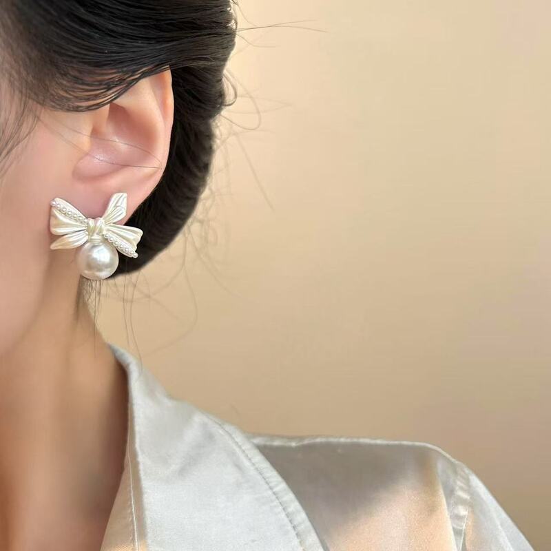 French Style Pearl Bowknot Earrings For Women Sweet Exquisite Irregular Bow Stud Earrings For Women Ear Buckle Party Holiday Jewelry Gifts