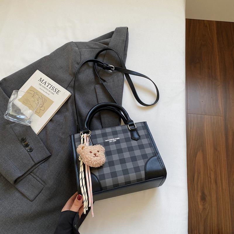 Beliebte strukturierte karierte tragbare Umhängetasche neue trendige vielseitige lässige kleine Tasche