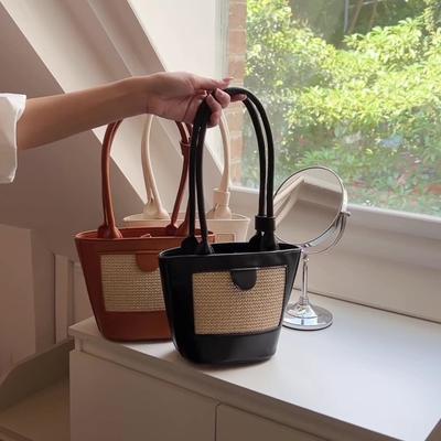Nischendesign Stroh gewebte Handtaschen, Frühling Wasser Eimer Taschen, Retro Hand getragene Einzel-Schulter Unterarmtaschen