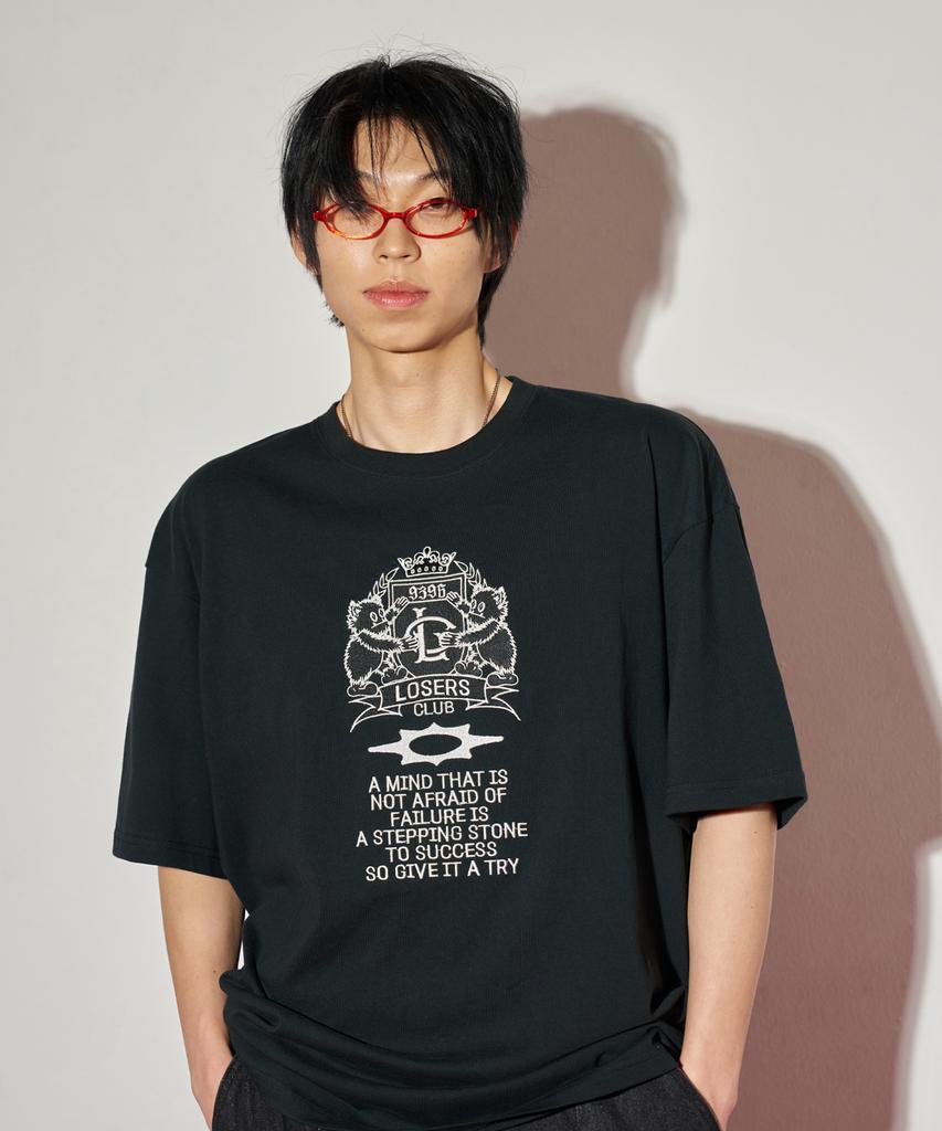 Lujeoseukeulleob Varsity Logo Short Sleeve T-Shirt Black