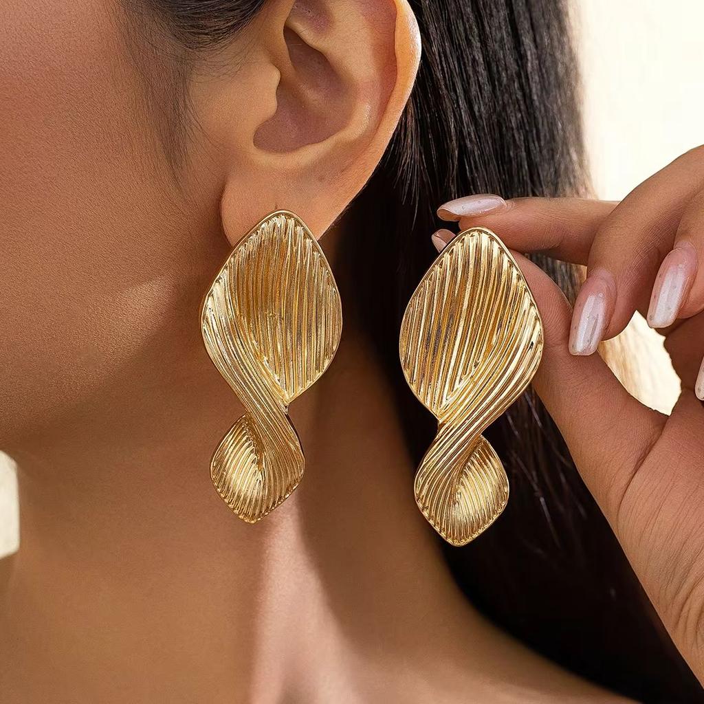 Ingemark 3 Styles Elegant Vintage Gold Color Stripe Stud Earrings Women Hyperbole Geometric Piercing Earrings Classic Jewelry