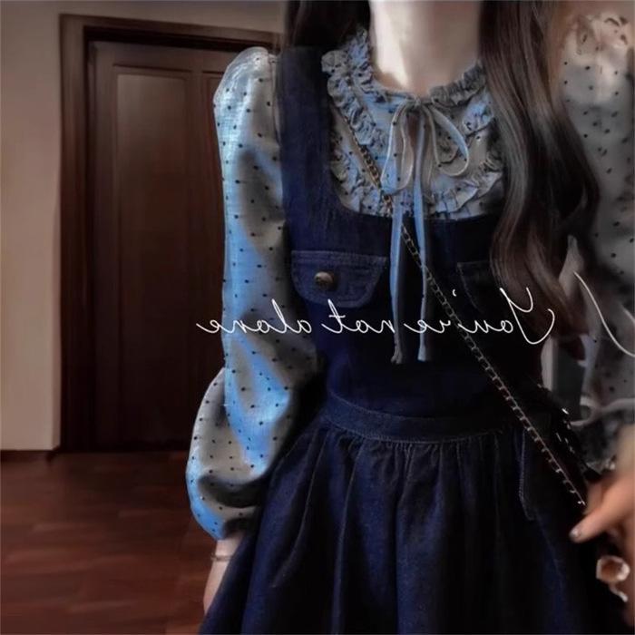 

Spring and Autumn Wear a complete set of women s loose retro bow denim strap dress polka dot lace shirt S