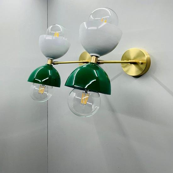 Diabolo-Wandleuchterpaar mit Messingakzenten | Italienisches Design der 1950er Jahre | Maßgefertigte 2-Glühbirnen-Leuchte für stilvolle Wohnraumbeleuchtung