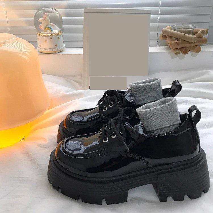 

Черная платформа универсальный толстый каблук маленькие кожаные туфли женские увеличение роста осень новая ретро одинарная обувь 40