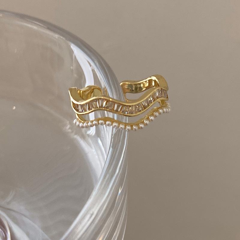 

Versatile And Luxurious Double Layer Pearl And Zircon Geometric Ring For Women