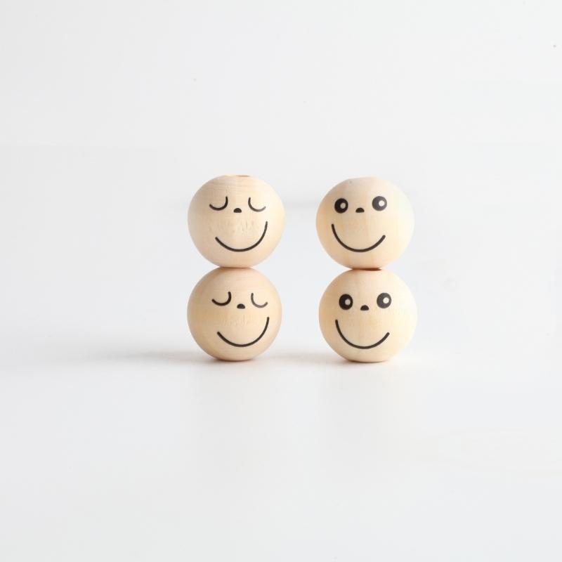 20Pcs Smiles Wood Beads Natural Wooden Beads for Crafting, Hole Round Wooden Smiles Face Beads Set for DIY Decorations
