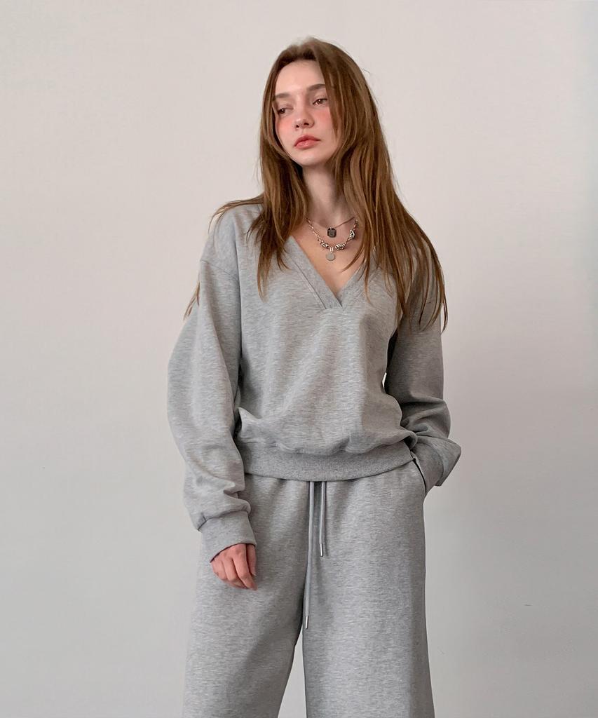 Baseukala [Set] Deep V Sweat Shirt + Bermuda Banding Pants Set Up (2Colors)