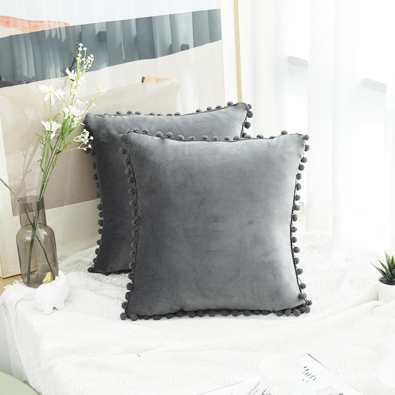 

Оксамитова наволочка з помпоном - Сучасна мінімалістична однотонна наволочка для декоративної подушки 45x45 cm