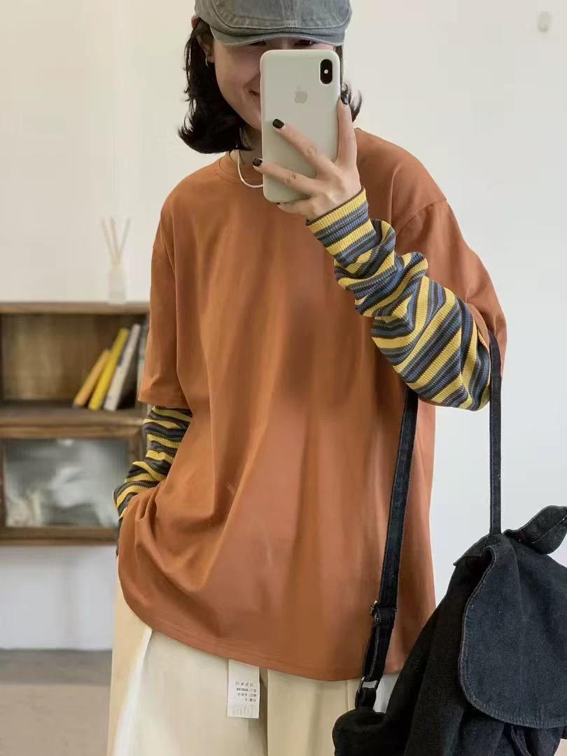 

Джибу Цзяньчуань Свободный Большой Размер Пэчворк Полосатый Рукав Имитация Двойки Весенняя Японская Футболка One Size